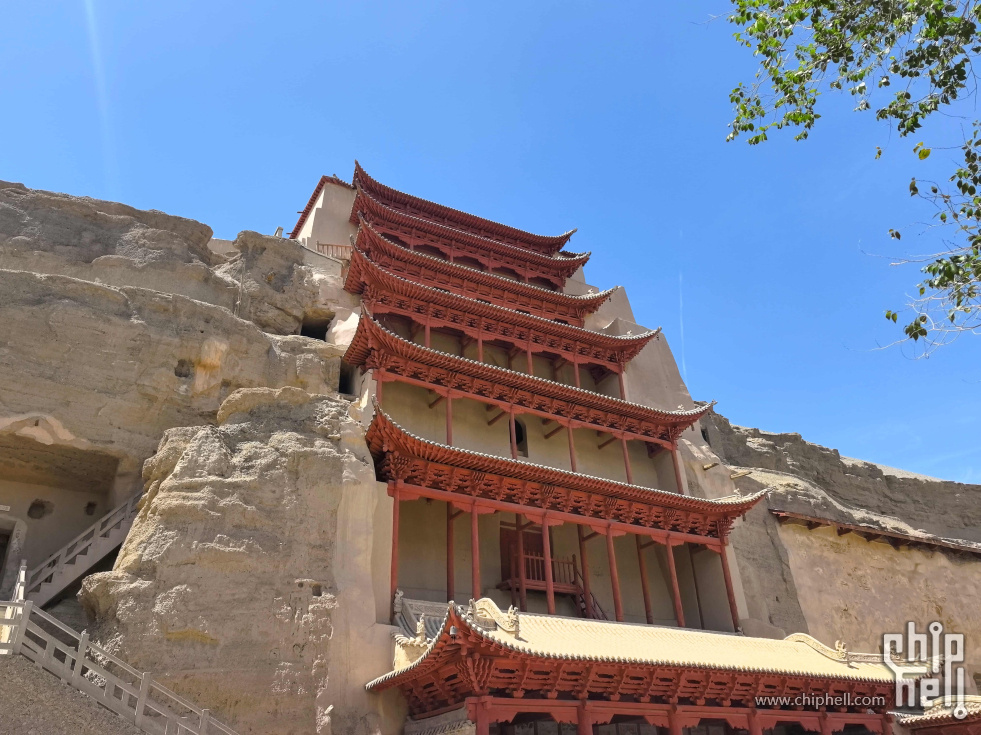 莫高窟标志塔2.jpg