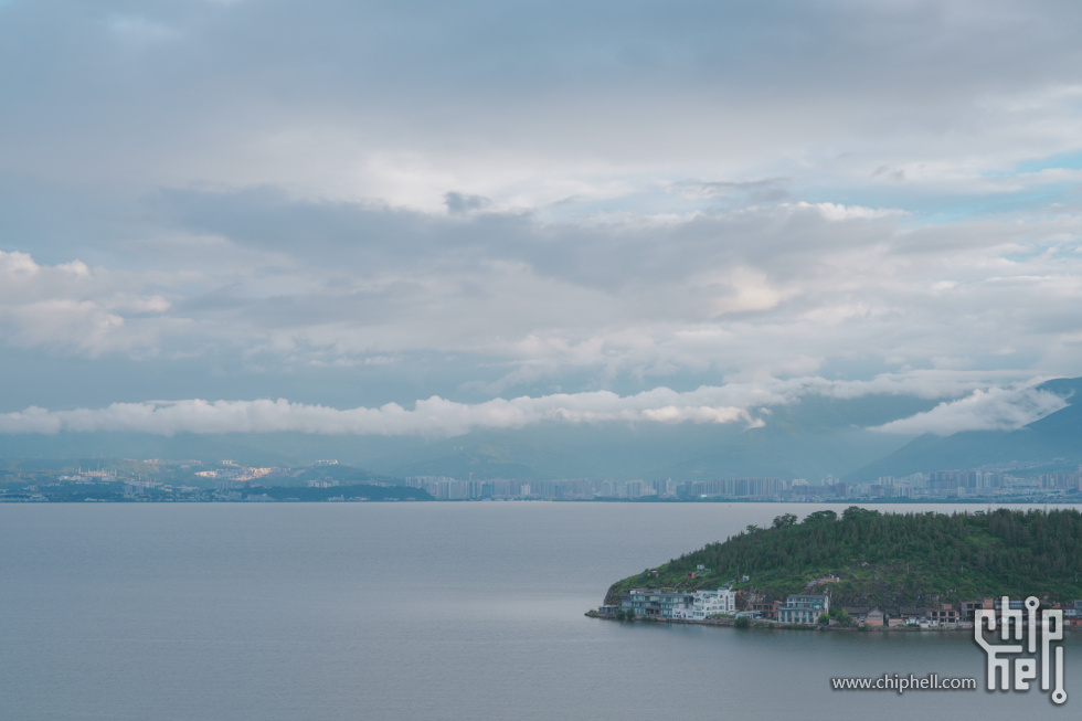 A7500890-lr4m.jpg