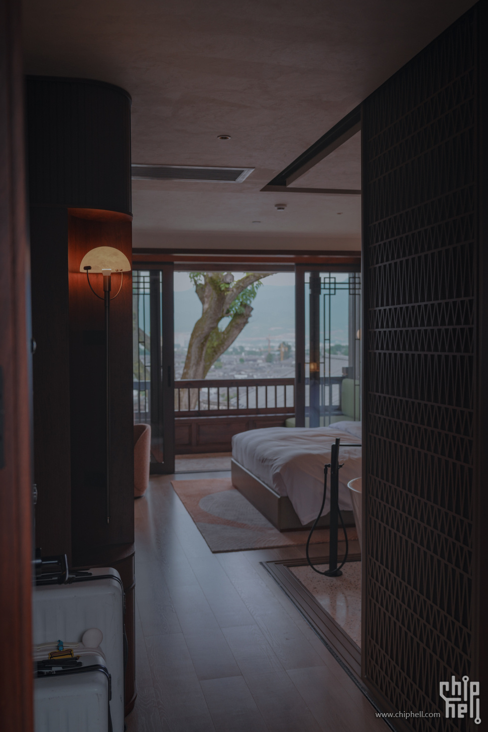 A7501288-lr4m.jpg