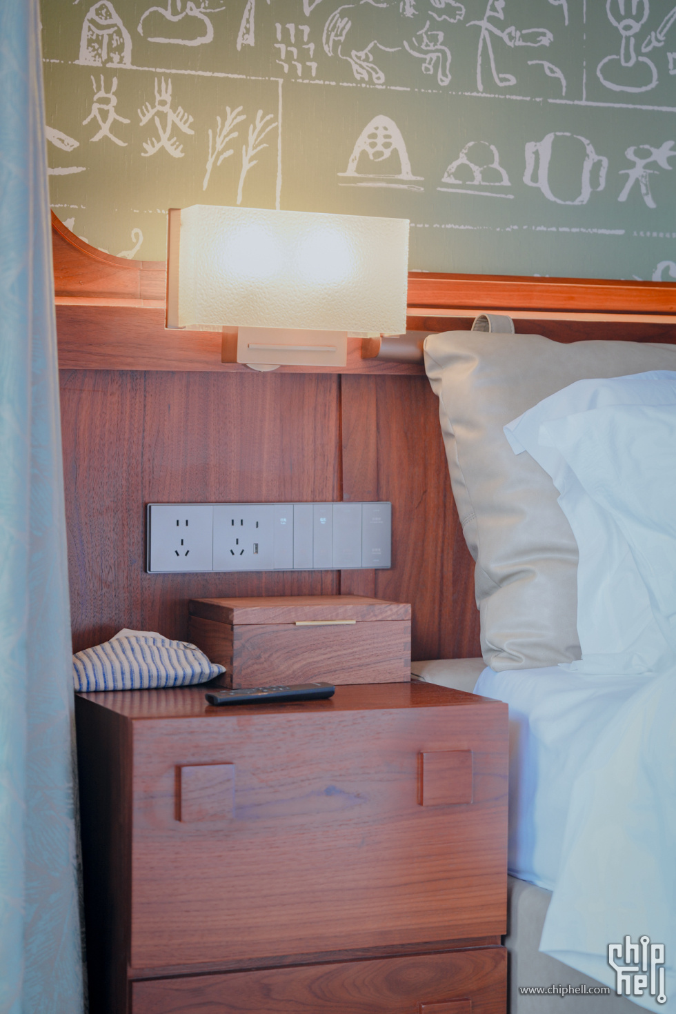 A7501300-lr4m.jpg