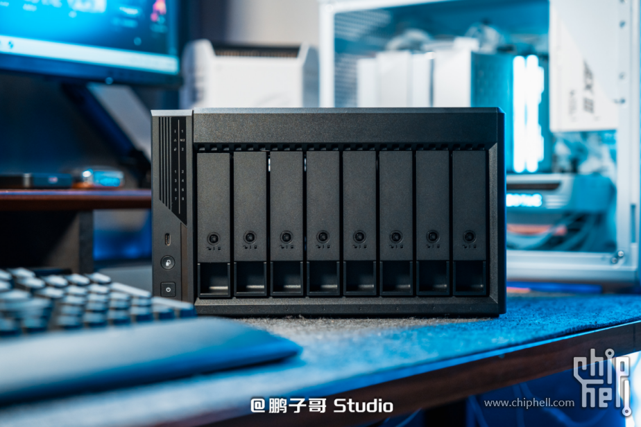 威联通新品NAS Qu805开箱：3799 8盘位 N355 16G内存，香爆了！504.png