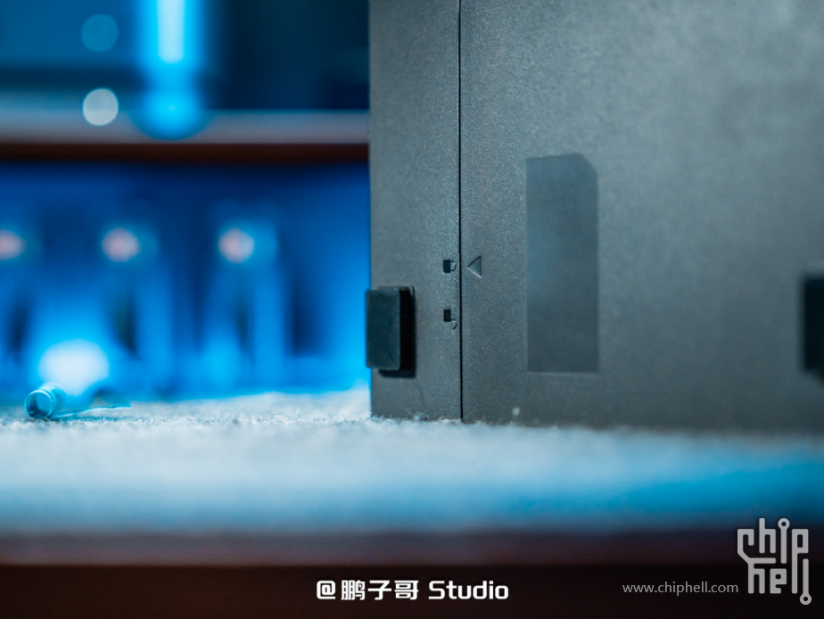 威联通新品NAS Qu805开箱：3799 8盘位 N355 16G内存，香爆了！853.png