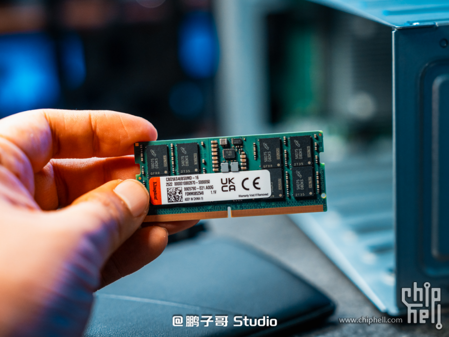 威联通新品NAS Qu805开箱：3799 8盘位 N355 16G内存，香爆了！1053.png