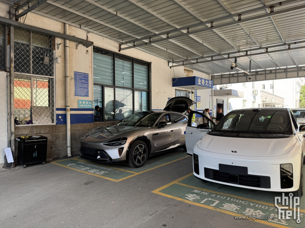 6CB86805F95B249E413E8CD984FABA14.jpg