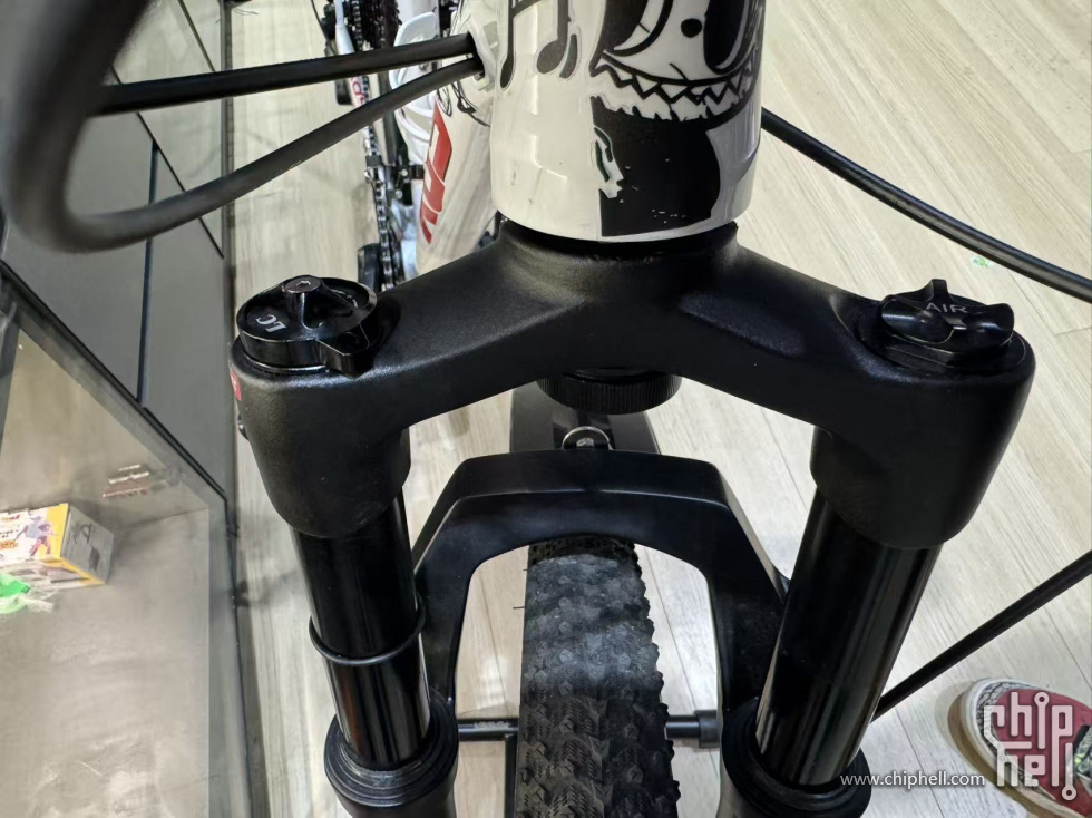 Branta M300肩控前叉