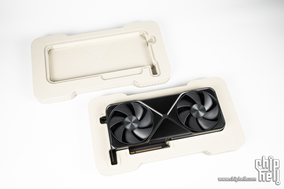RTX5090_Unboxing_3.jpg