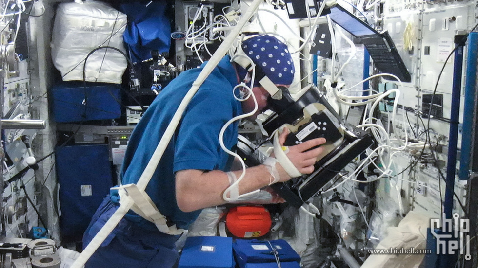 Measuring_brain_waves_in_space_pillars.jpg
