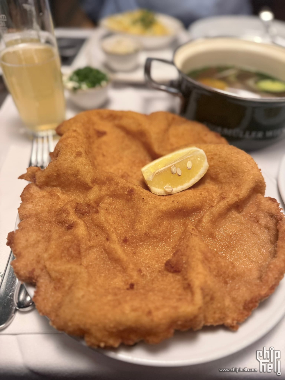 大大的维也纳炸猪排，百年老店