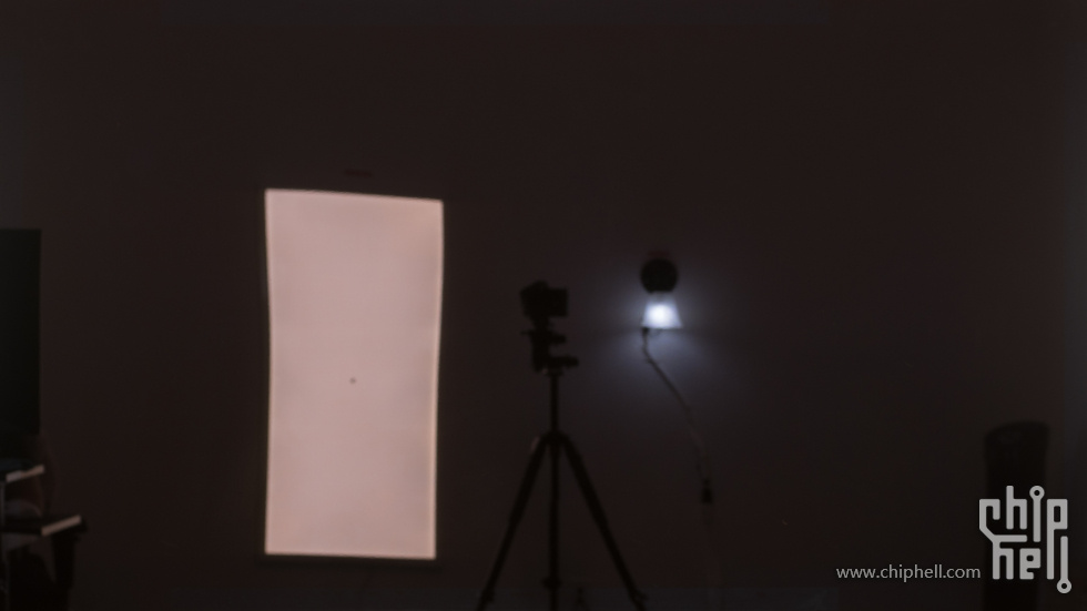 U8N bright-room-off-large.jpg