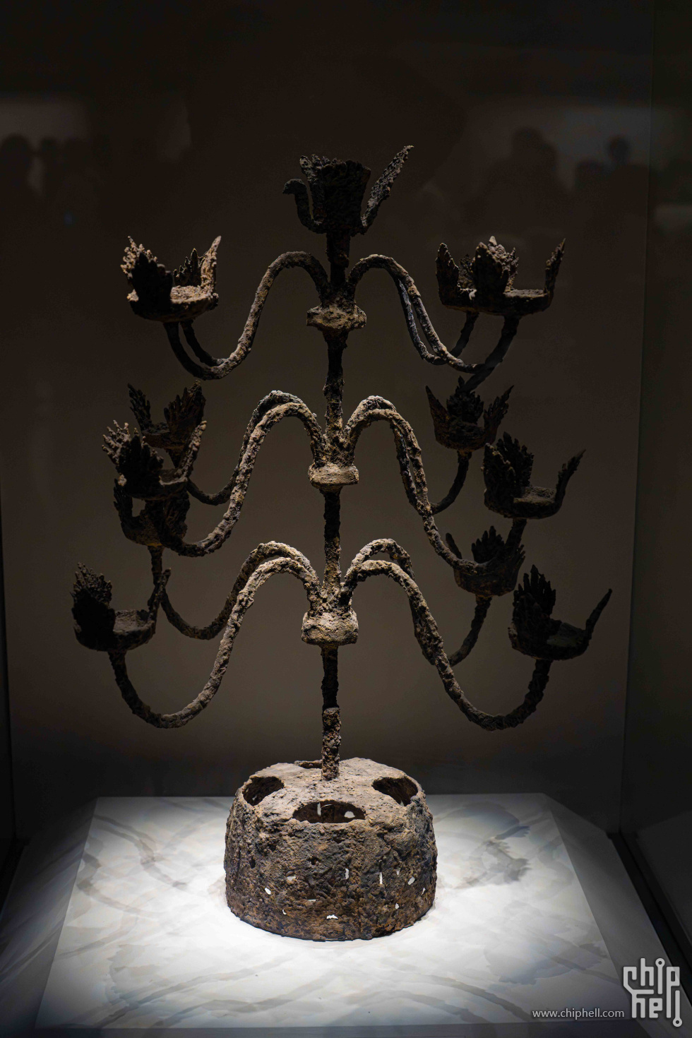 汉代青铜多枝灯.jpg