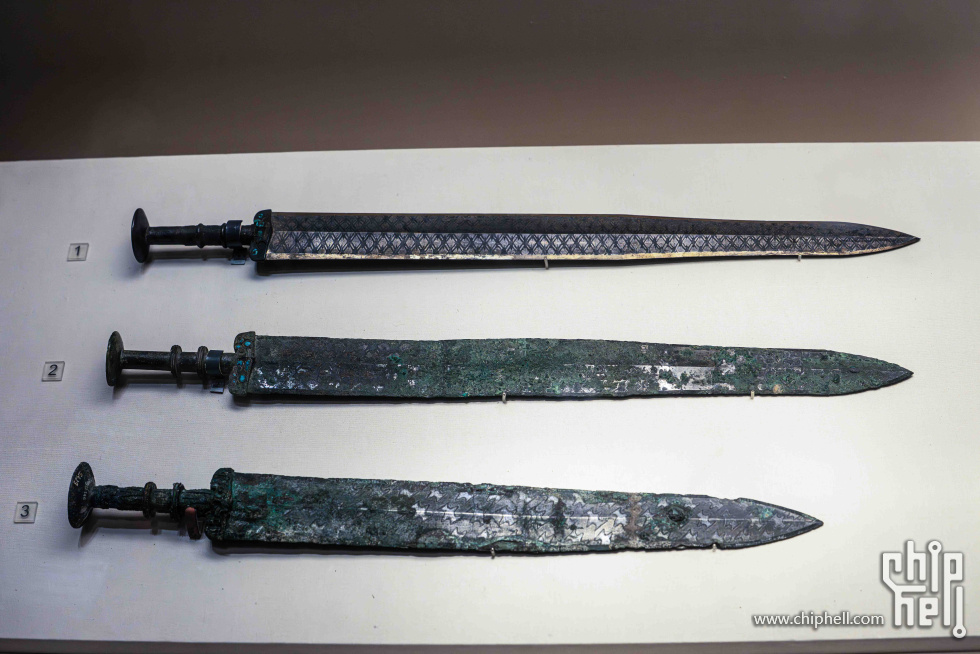 吴王夫差剑，越王州句剑，错银青铜剑.jpg