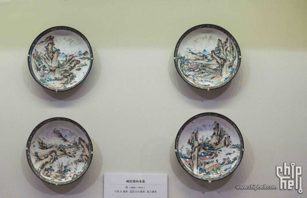 清代画珐琅山水盘.jpg