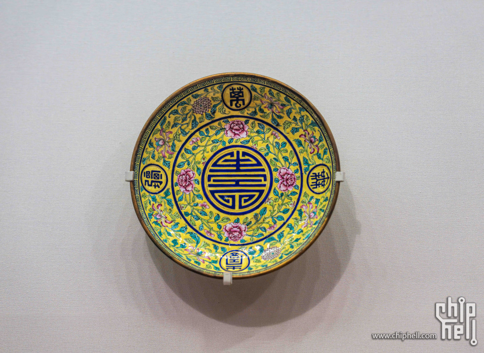 清代画珐琅寿字盘1.jpg