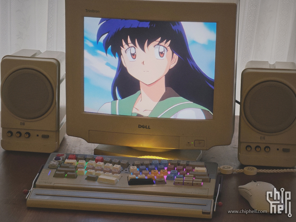 和crt显示器搭配也没啥违和感