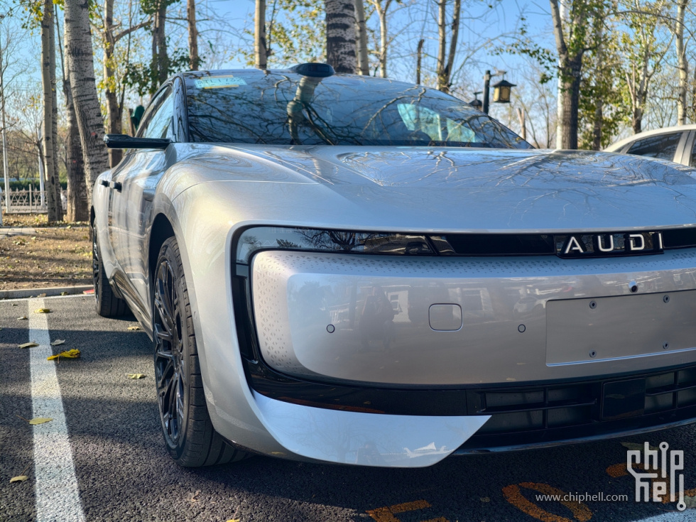 这圈灯都亮有点闹腾