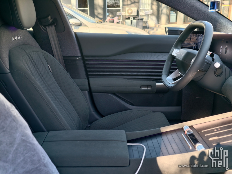 内饰据说叫森林绿，耐脏就行