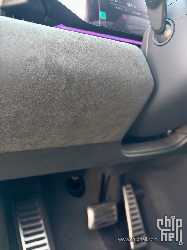 主驾驶也是光秃秃