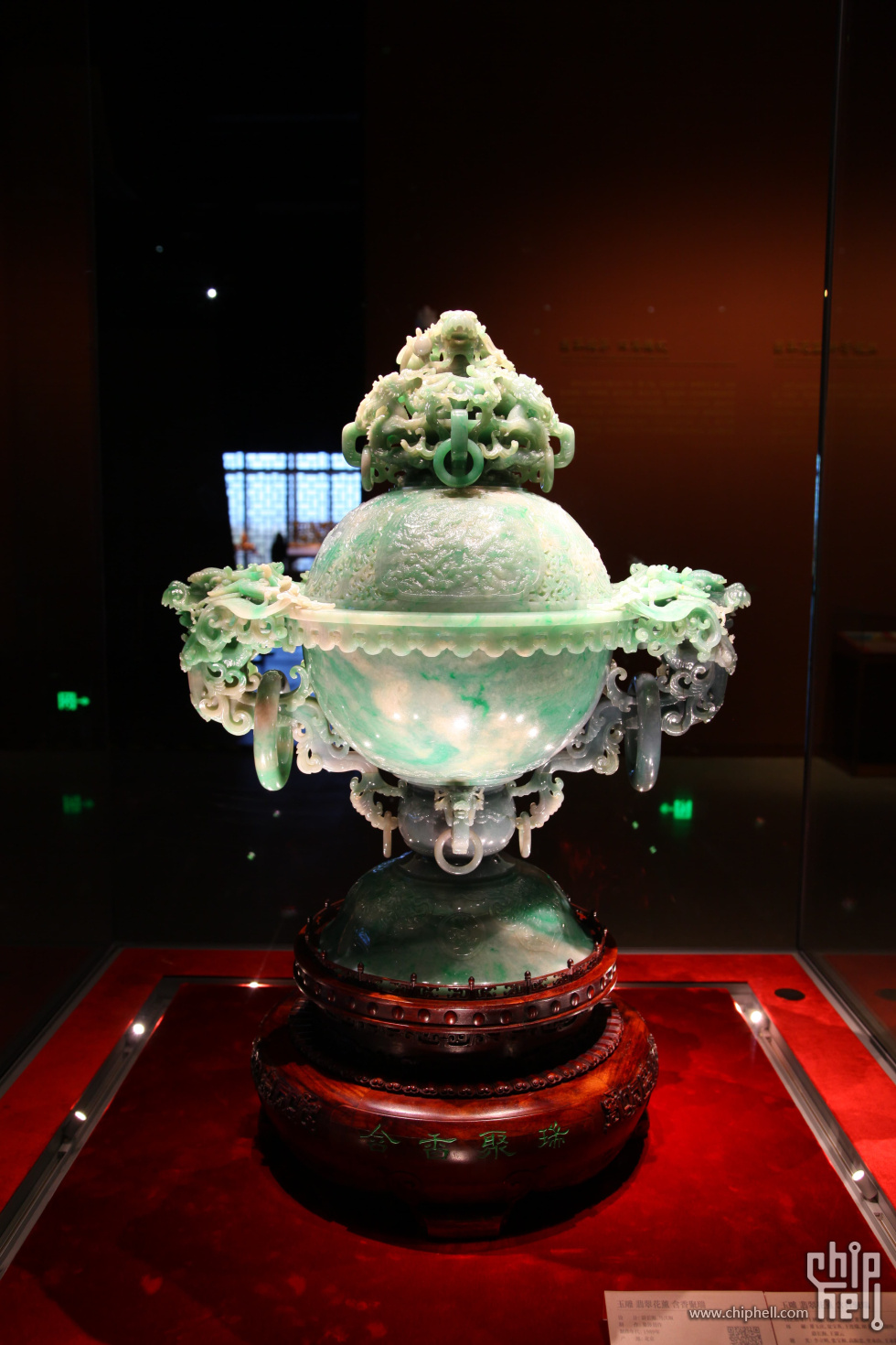 很大的一个玉石雕刻