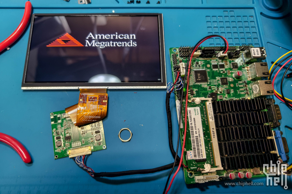 对工控主板进行调试，确认系统能正常使用