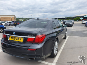 BMW X7 暗夜典藏版 + G87 M2, 一大一小刚刚好