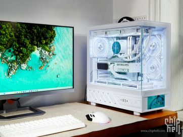 9900X+5070Ti攒全能主机，装台海景房，凑成3块屏幕