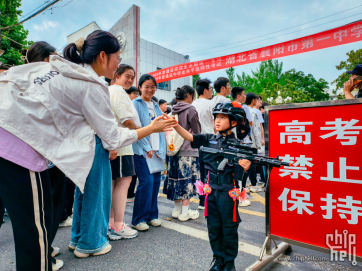 你所有的坚持，终将绽放光芒！—实拍2025年高考（襄阳）