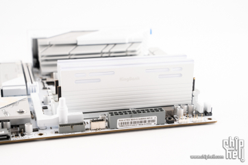 大容量纯白内存新选择！金百达 星刃白 RGB DDR5 6000 48GB（24GB×2）C28 开箱分享