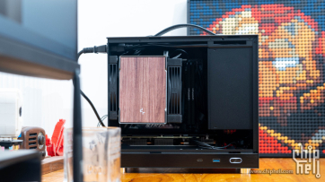 可以拎着走的3A小钢炮：华硕ROG B850i+撼讯9060XT游荡者装机分享