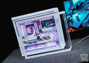 薰衣草紫 × 全白！RTX 5070 Ti 白火神 + CVN X870E+巨浪3曲面海景房装机分享