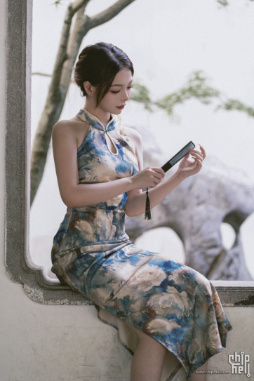 虎跑寻幽：一袭旗袍里的江南韵