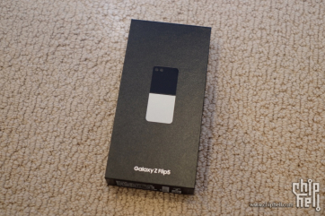 三星 Galaxy Z Flip5 开箱，折叠机的终极形态？
