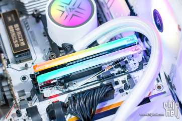电镀镜面散热马甲，灯效悦目能超频，朗科Z RGB DDR5-6000内存评测