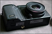 相机中的变形金刚-理光GXR