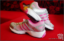 ADIDAS阿迪达斯2012新款跑步鞋-V21937女款银白粉颜色