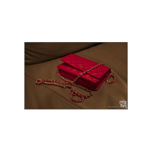Chanel 红色带链钱包