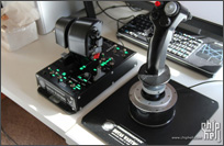 Thrustmaster Hotas Warthog飞行摇杆+Saitek Combat Rudder Pedals金属脚舵
