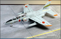 长谷川 空自T-4中级教练机 1：72