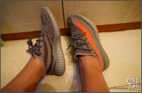 终于轮到我了!!!记一双丑鞋开箱~Adidas Yeezy 350 Boost V2~