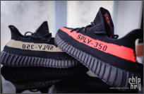 Yeezy 350 V2 黑红/黑绿 双色齐发，首发？一抹骚红~