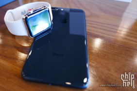【首发】最详细的 iPhone 8 Plus 与 Apple Watch S3 烫呼呼到手开箱
