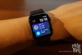 Apple Watch S4，GPS，深空灰，回环式表带