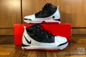 NIKE ZOOM LEBRON III QS