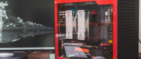 同样可以做到体积小巧性能强大的MATX钢炮主机