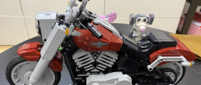 LEGO CREATOR 10269  Harley-Davidson Fat BOY 哈雷肥仔摩托车