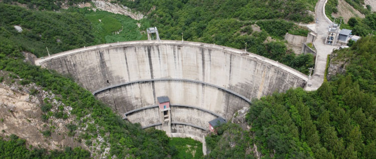 自驾揭秘曾经亚洲第一的水坝和离京最近挂壁公路