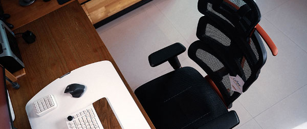 骚气的红黑配色，Ergomax Evolution 2pro 人体工学坐椅分享展示