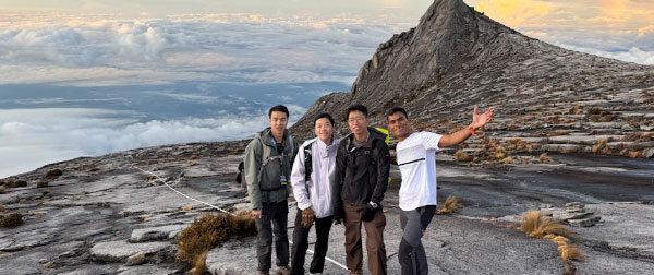 登顶马来西亚最高峰 - Kinabalu 京那巴鲁山（沙巴神山）