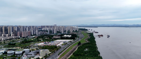 年少时身边吹过的风  贵过黄金万两  ~  带着无人机去摩旅